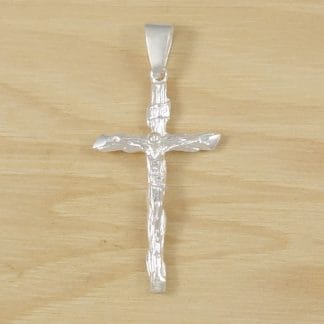 Colgante Cruz con Cristo Tronco de Plata de Ley 925